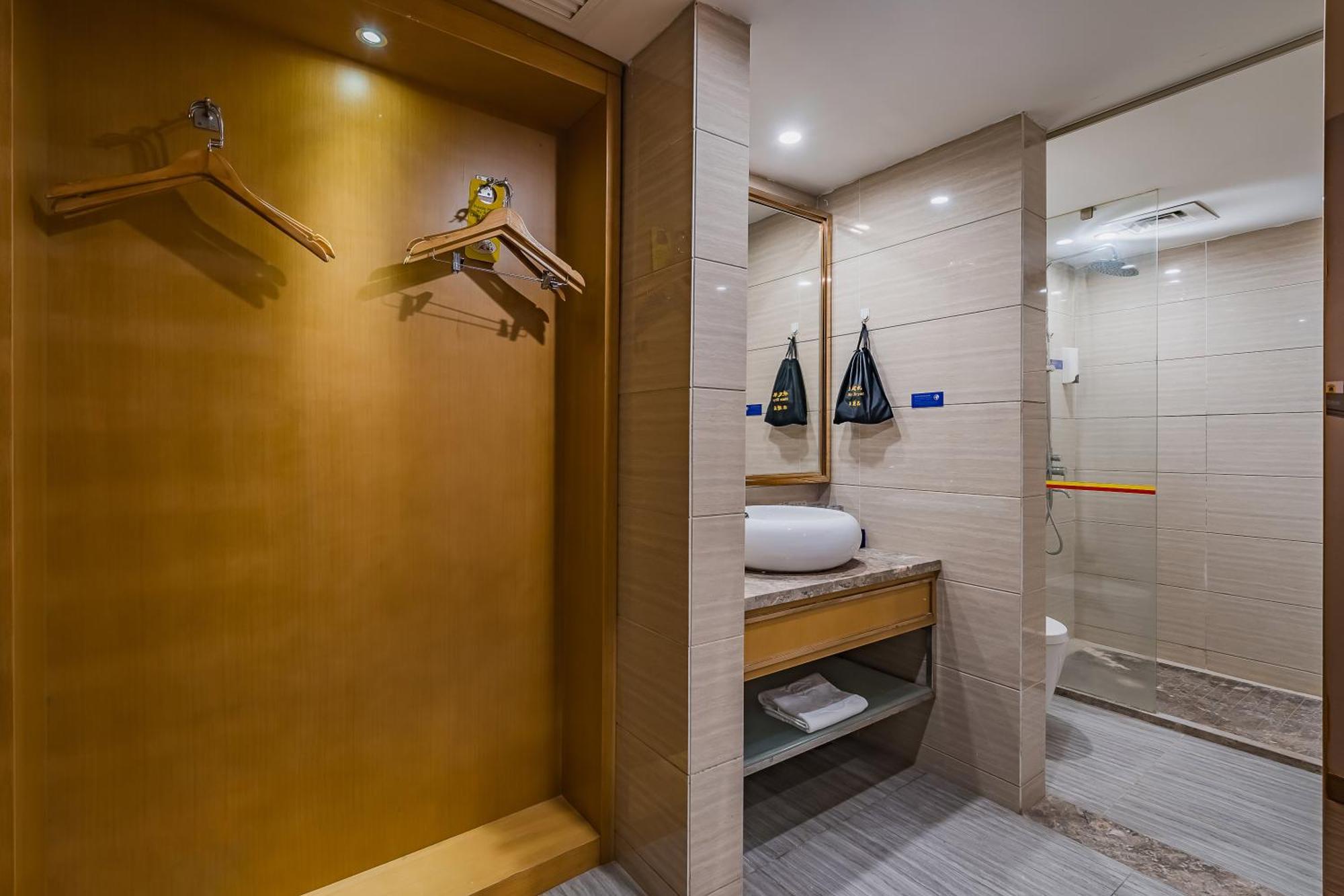 Super 8 Hotel Select Guangzhou Railway Station Xicun Subway Station Exterior foto